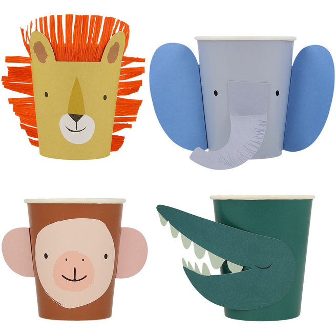 Vier meri meri papieren feestbekers met dierenkoppen: leeuw, olifant, aap en krokodil.