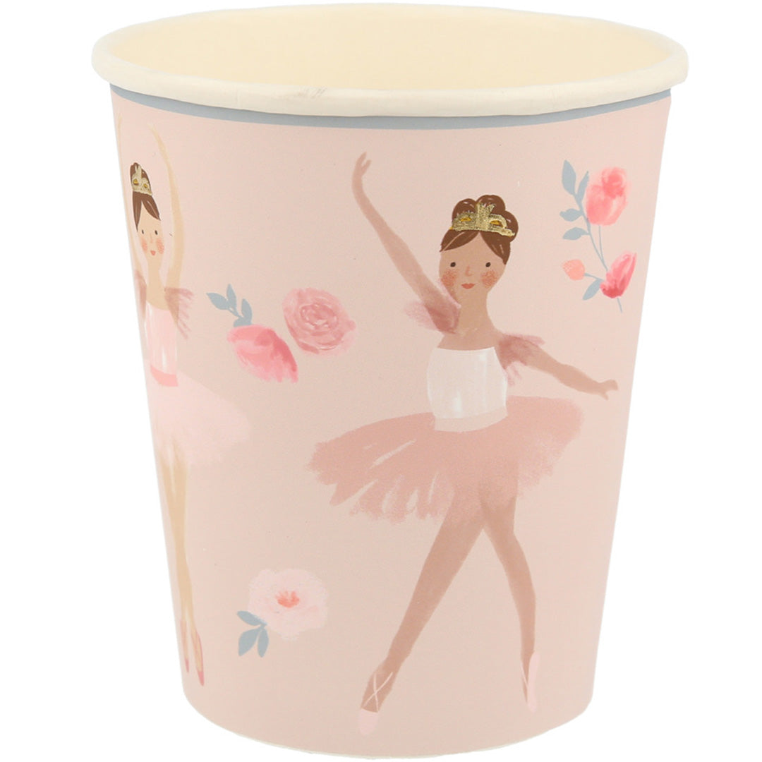 Meri Meri papieren feestbeker met illustraties van ballerina's en roze bloemen.