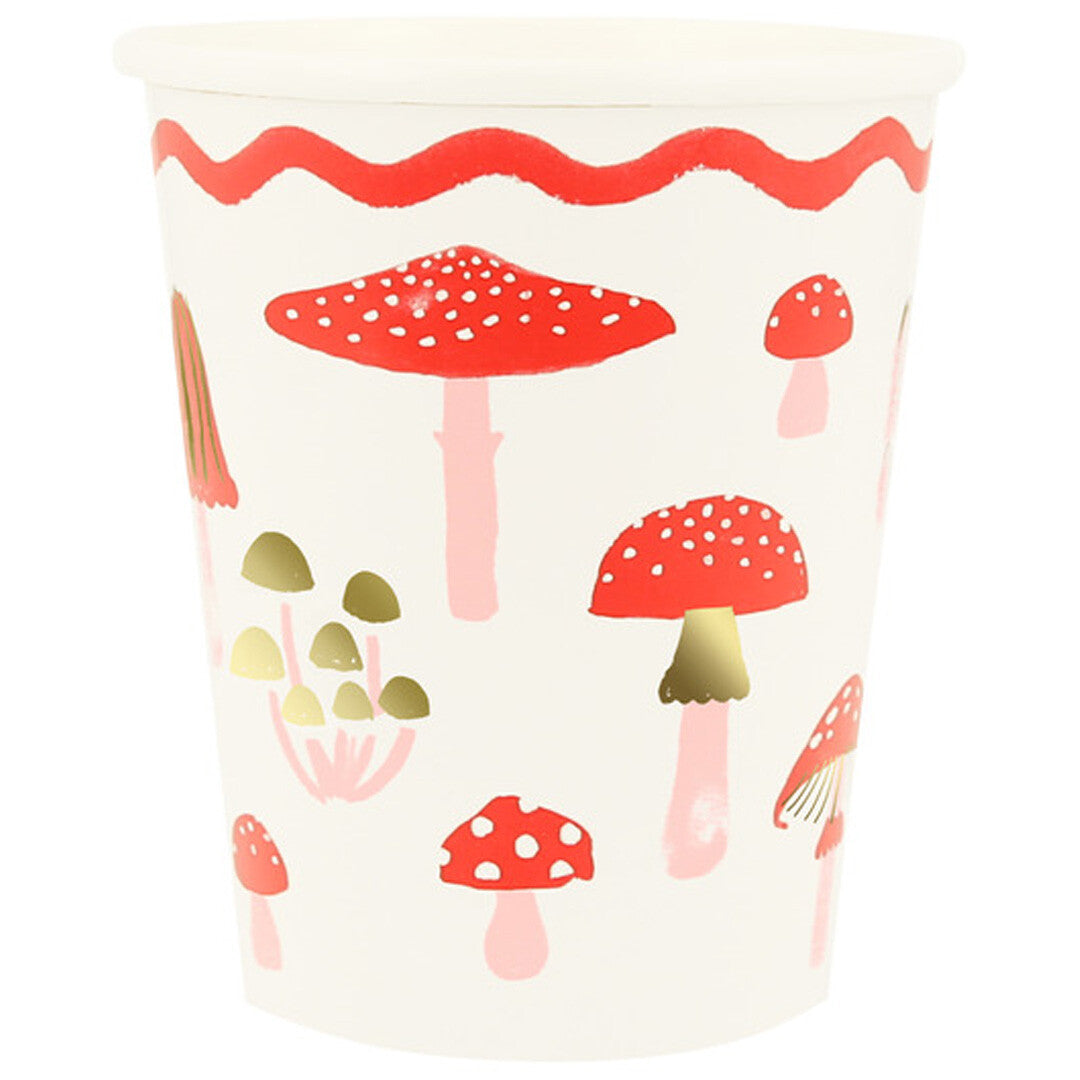 Meri Meri papieren beker met een patroon van rode en gouden paddenstoelen.