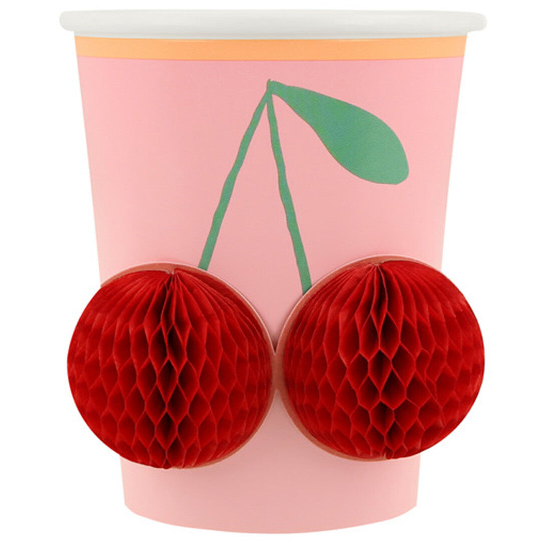 Meri Meri roze papieren feestbeker met rode honingraat kersen.