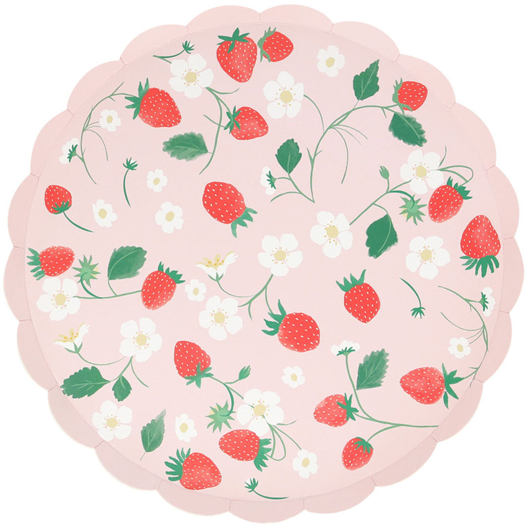 Meri Meri rond papieren bord met roze geschulpte rand en een patroon van aardbeien, bladeren en bloemen.