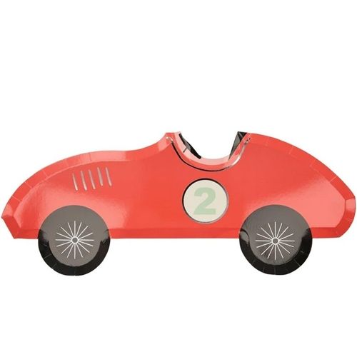 Een rood meri meri raceauto bordje met het nummer 2 erop.