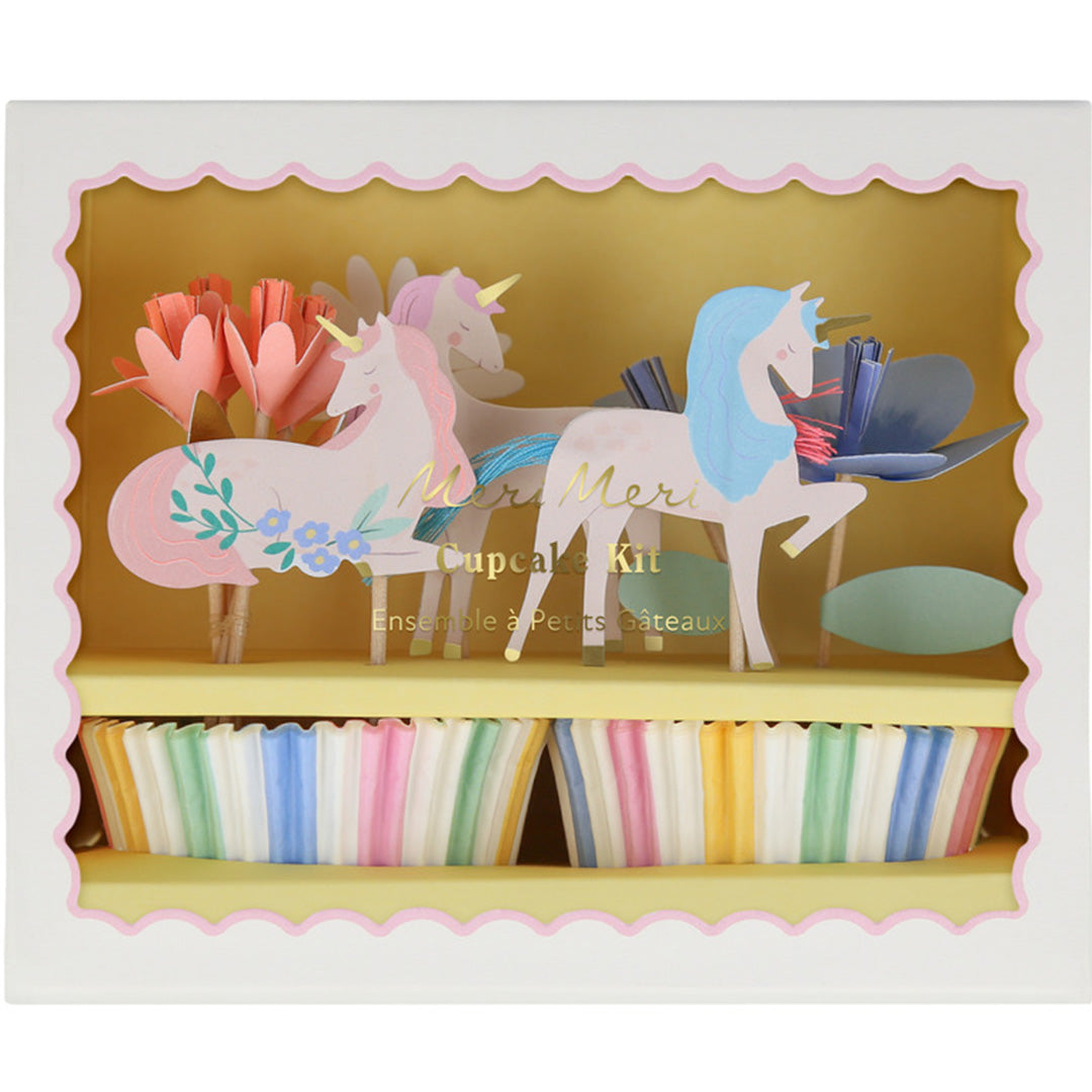 Meri Meri cupcake set verpakking met eenhoorn en bloem toppers en gestreepte bakvormpjes.