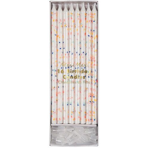 Verpakking van Meri Meri lange witte verjaardagskaarsjes met kleurrijke confetti stippen en houders.