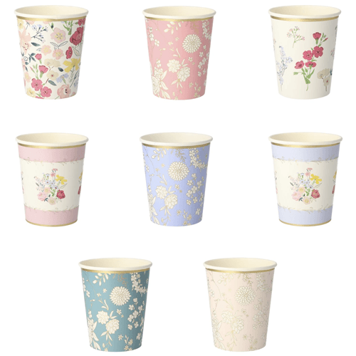 Collectie van acht Meri Meri papieren feestbekers met diverse bloemenpatronen.
