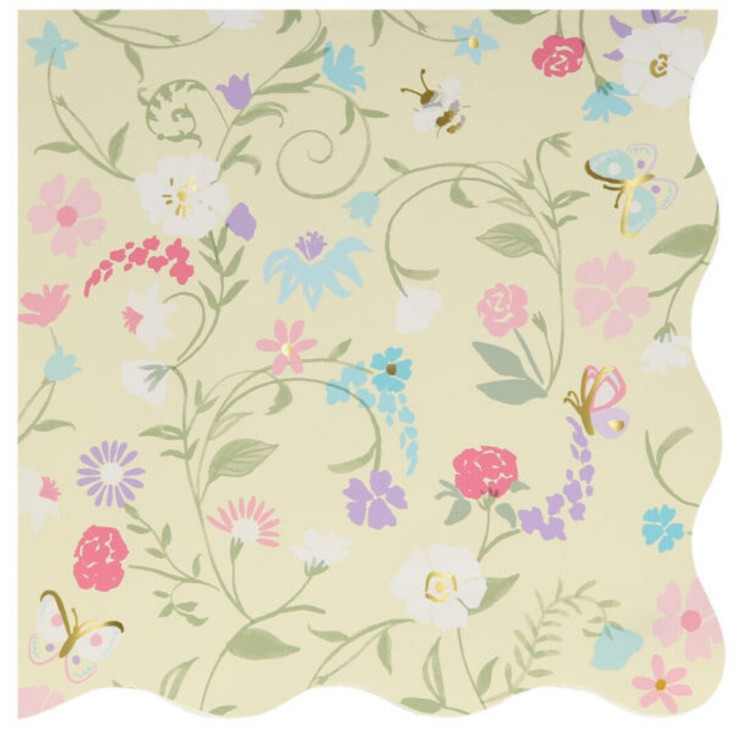 Een lichtgeel Meri Meri Ladurée Paris Floral servet met een bloemen- en vlinderpatroon.