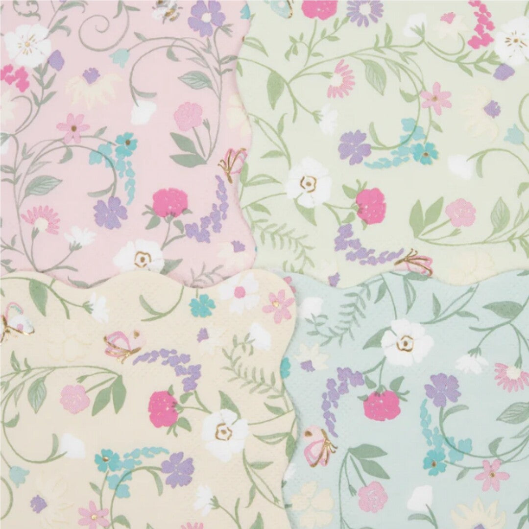 Vier Meri Meri Ladurée Paris Floral servetten in verschillende pastelkleuren met bloemen en vlinders.