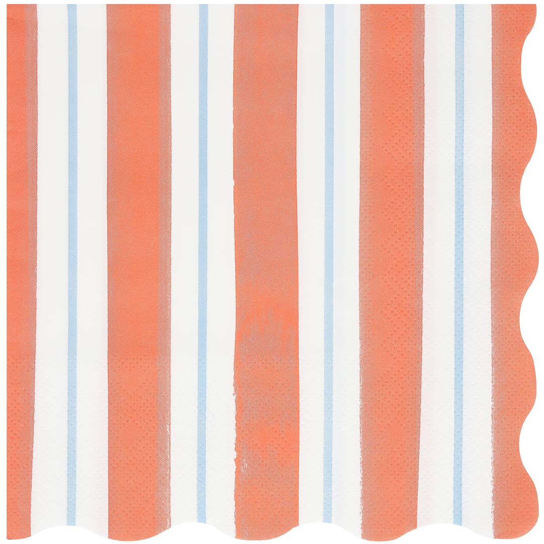 Een oranje Meri Meri gestreept servet met lichtblauwe en witte strepen en een golvende rand.