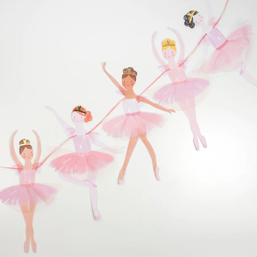 Meri Meri ballerina slinger met vijf dansende figuren in roze tutu's, verbonden door een roze lint.
