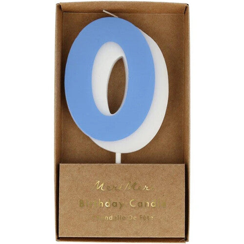 Verpakking van de Meri Meri verjaardagskaars in de vorm van een blauw-wit cijfer 0.