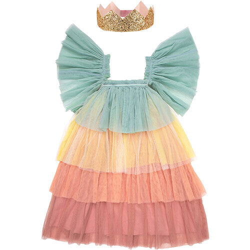 Meri Meri verkleedkleding regenboogprinses, een gelaagde regenboogjurk van tule met een gouden glitterkroon.