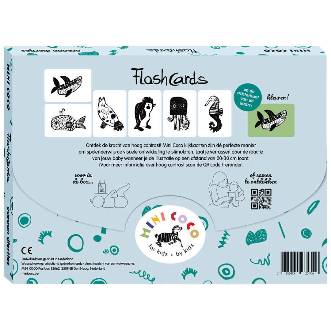 De achterkant van de Mini Coco verpakking van de educatieve flashcards voor baby's met informatie en illustraties van oceaan diertjes.