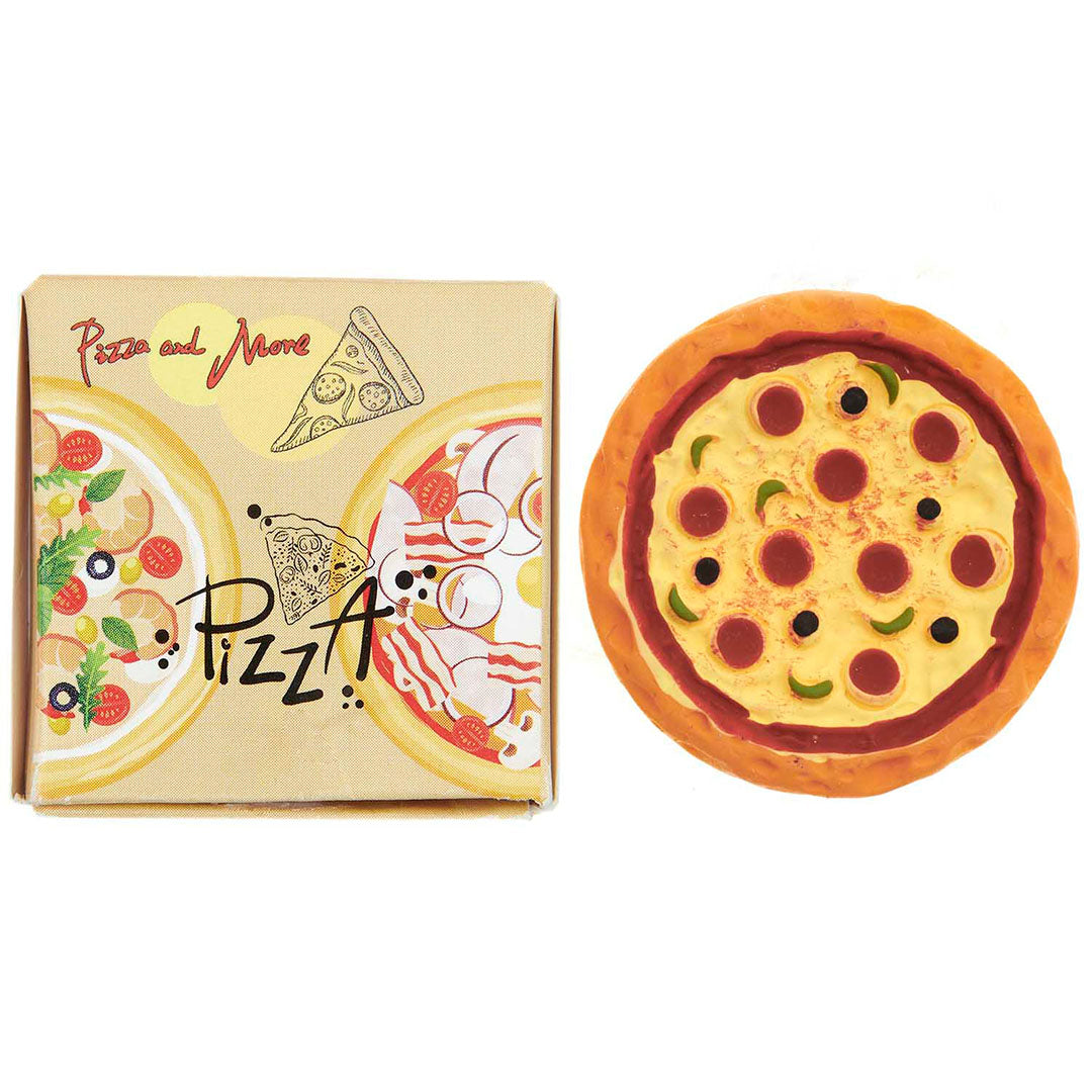 rico design miniatuur speelgoed pizza naast een gesloten pizzadoos.