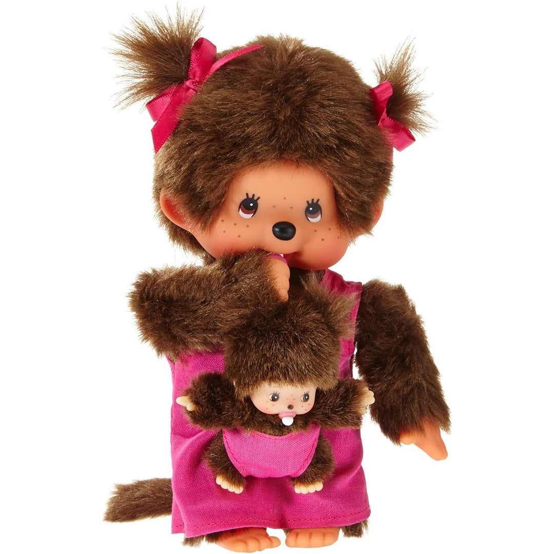 Monchhichi pop moeder met baby in roze jurk en draagzak.