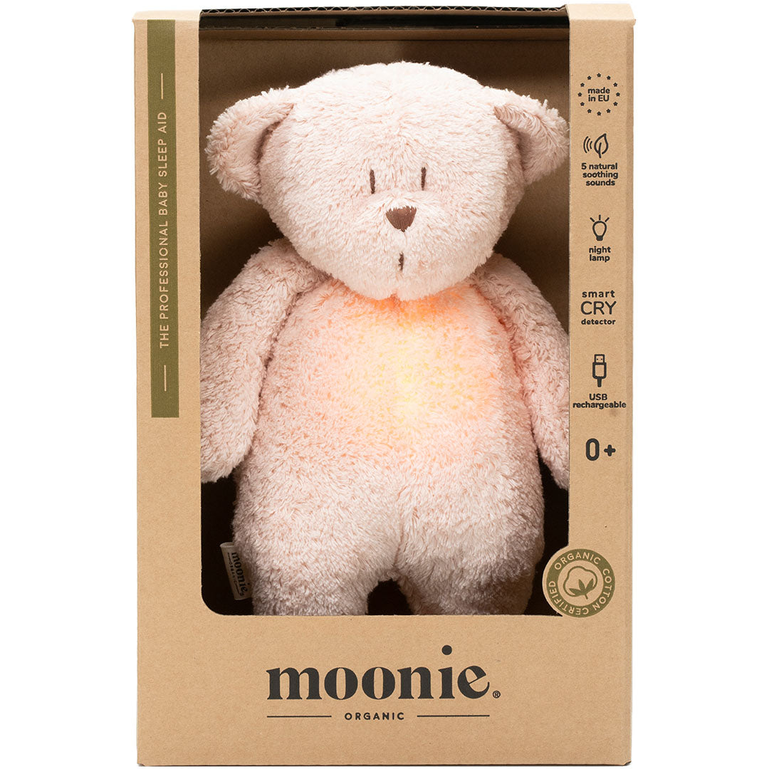 Verpakking van de Moonie pluchen beer met oplichtende buik en productkenmerken.
