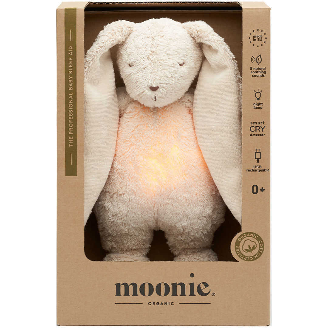 De verpakking van het Moonie knuffelkonijn met nachtlamp en geluid.