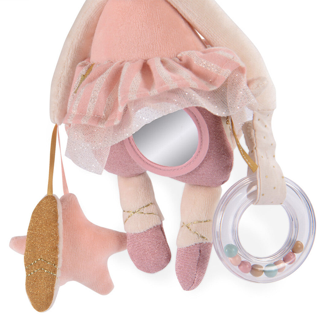 Detail van de onderkant van de muis ballerina activiteitenknuffel met spiegel, voeten, ster en rammelaar.