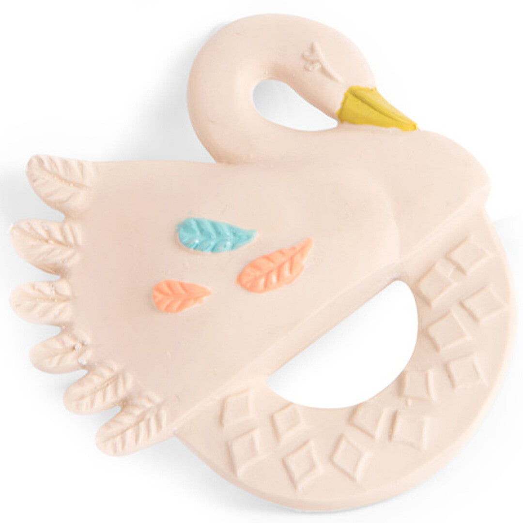 Schuin bovenaanzicht van de Moulin Roty babyspeelgoed bijtring in de vorm van een beige zwaan met gekleurde bladeren en textuur.