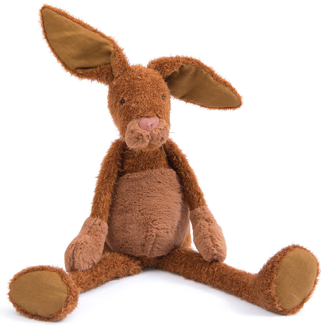 Moulin Roty bruin polyester knuffelkonijn met lange oren, zittend.