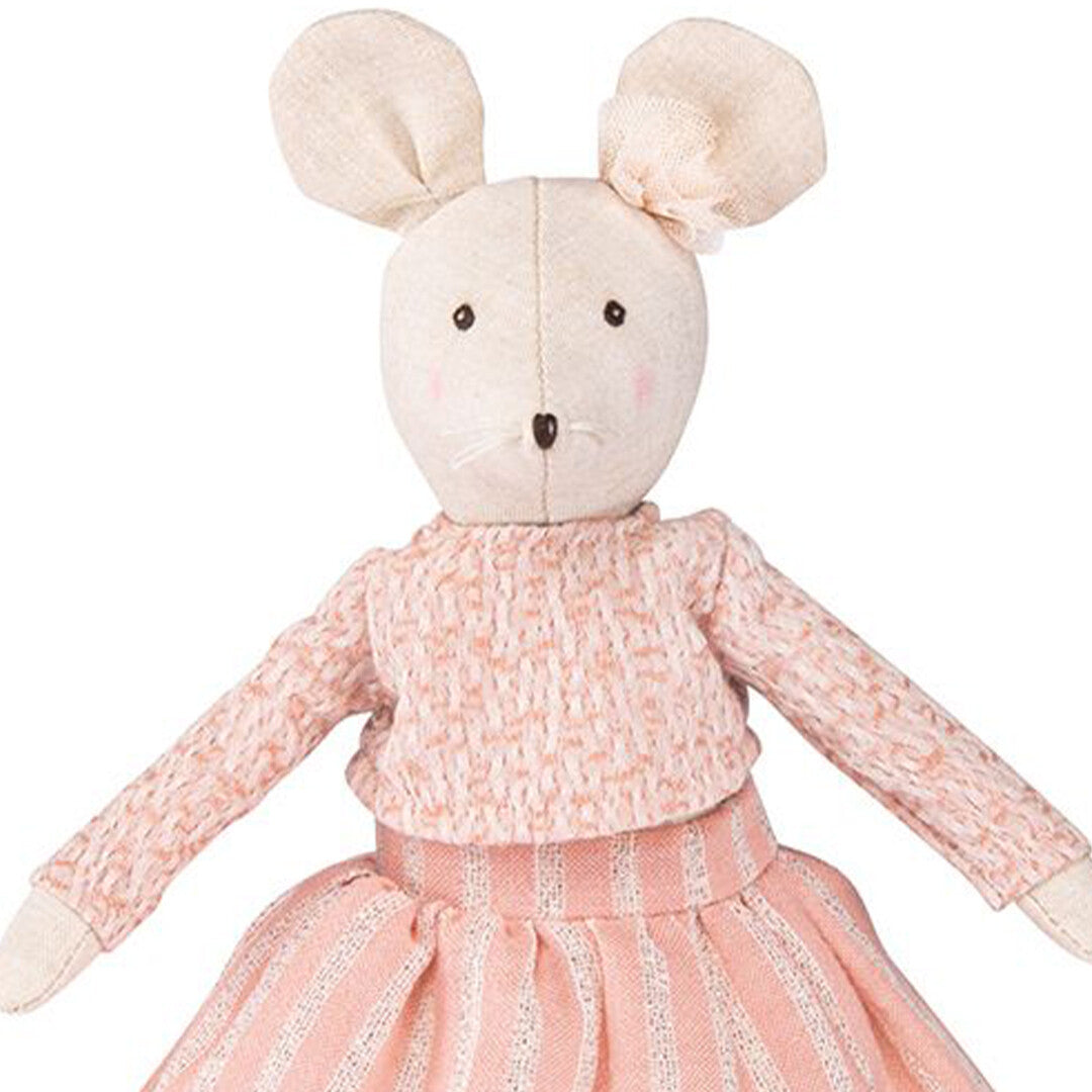 Detail van het gezicht en de roze gebreide trui van Moulin Roty knuffelmuis Anna.