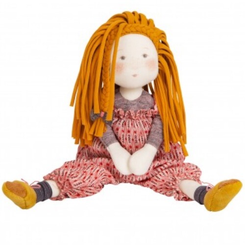 Moulin Roty lappenpop Vanille met oranje haar en roze gestreepte kleding.