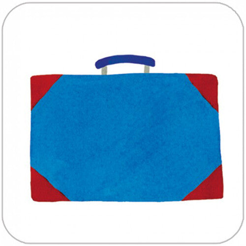 Detail van een blauwe koffer met rode hoeken en een blauw handvat op een witte kaart.