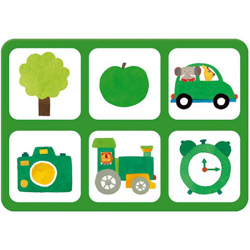 Groen speelbord van het Moulin Roty Le Loto des Couleurs spel met zes groene afbeeldingen.