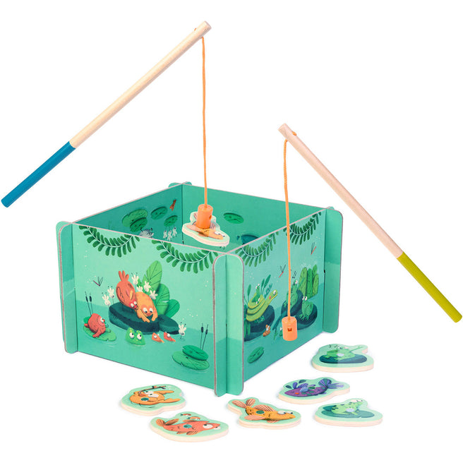 Moulin Roty magnetisch visspel met een opgezette groene vijver, twee hengels en diverse houten waterdieren.