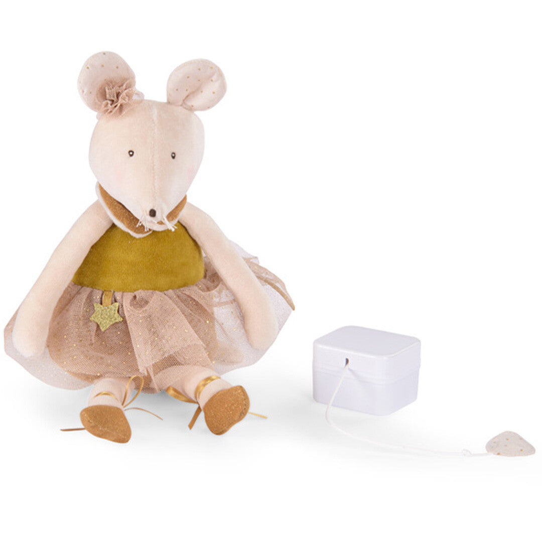 Moulin Roty muziekspeelgoed van een beige muis in een ballerina jurkje, zittend naast het witte muziekdoosje.