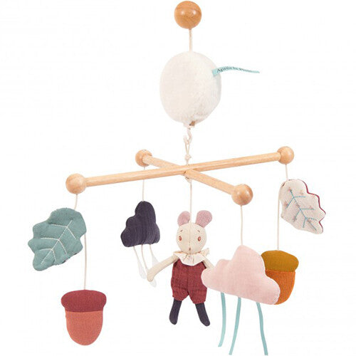 Moulin Roty muziekmobiel met houten frame en hangende stoffen figuren van een konijn, bladeren, eikels en wolken.