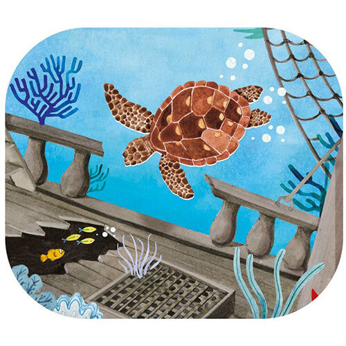 Detail van een projector illustratie met een zeeschildpad zwemmend boven een scheepswrak.