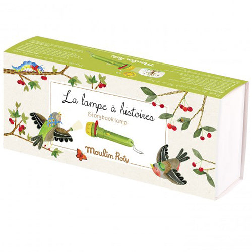 Verpakking van de Moulin Roty projector bedtijdverhalen met illustraties van vogels en kersen.