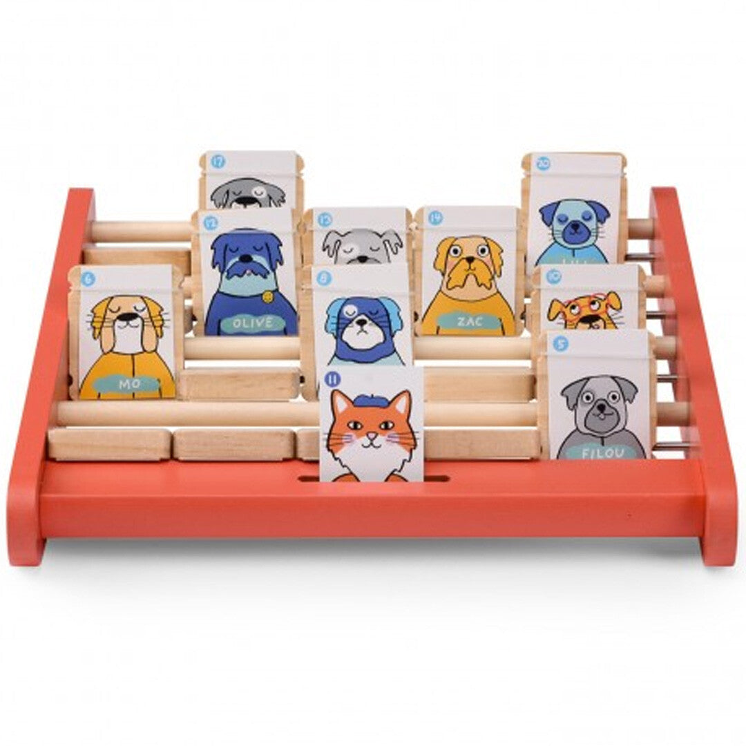 Een rood houten speelbord van het raadspel met diverse hondenfiguren.
