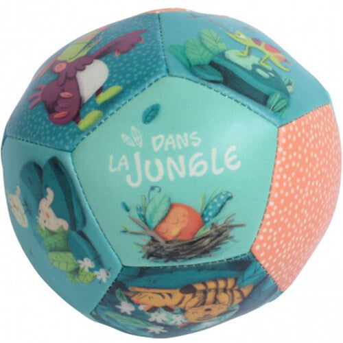 Moulin Roty babyspeelbal met jungle thema, bedrukt met dieren, bladeren en de tekst 'Dans la Jungle'.