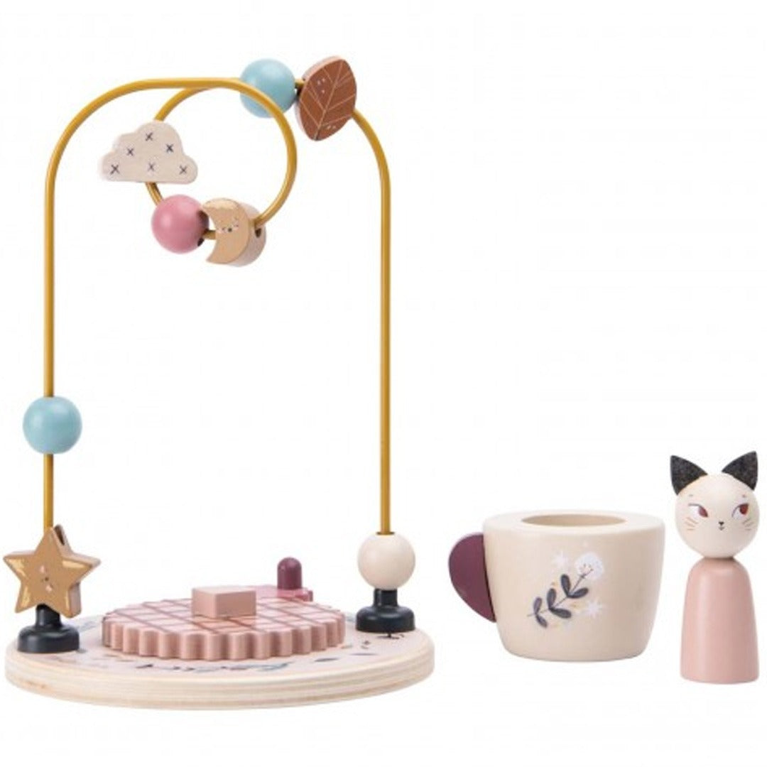 Moulin Roty houten activiteitscentrum met kralenframe, waarbij de kat en het kopje los naast de basis staan.