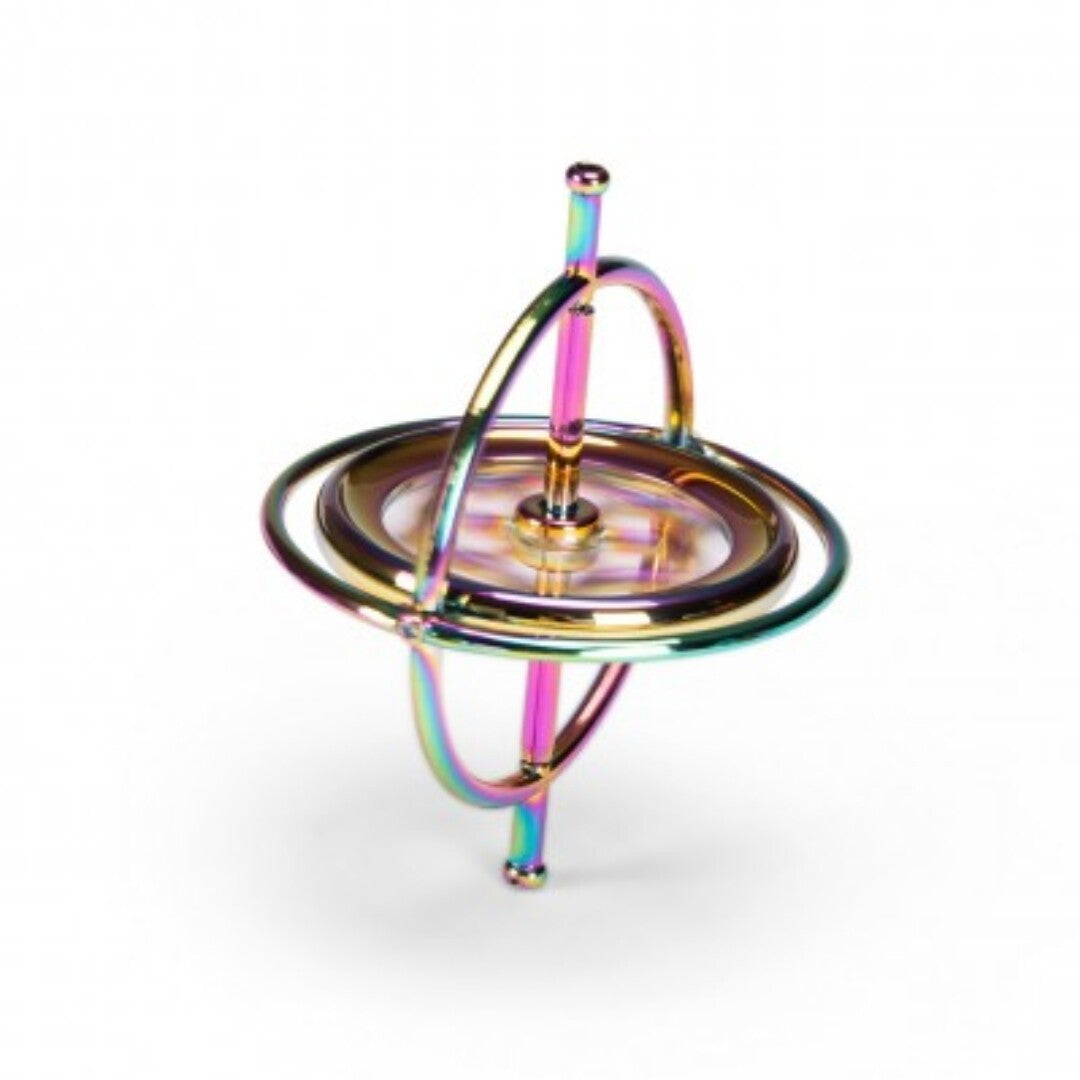 Moulin Roty regenboogkleurige gyroscoop van bovenaf gezien, met draaiende binnenring.