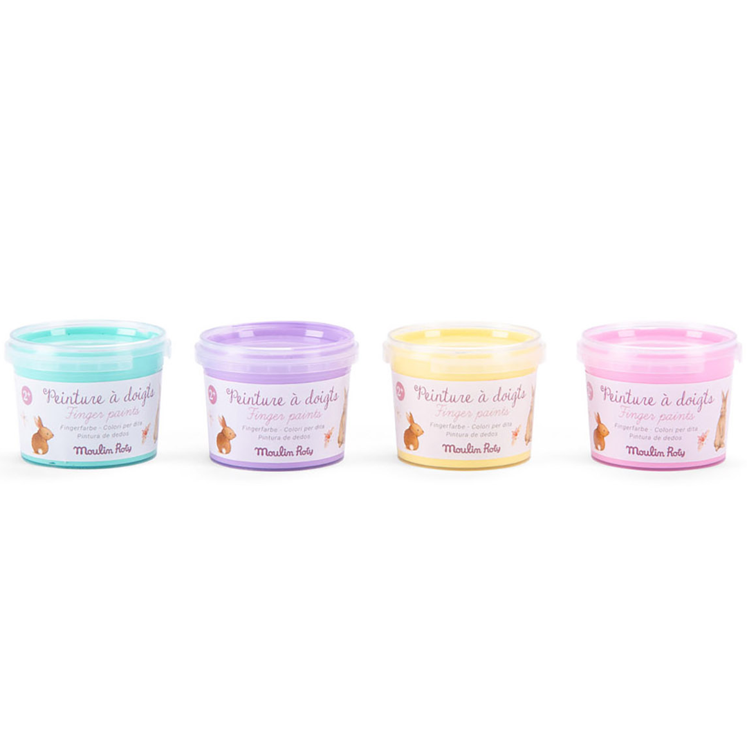 Vier potjes Moulin Roty vingerverf in pastelkleuren groen, paars, geel en roze op een rij.