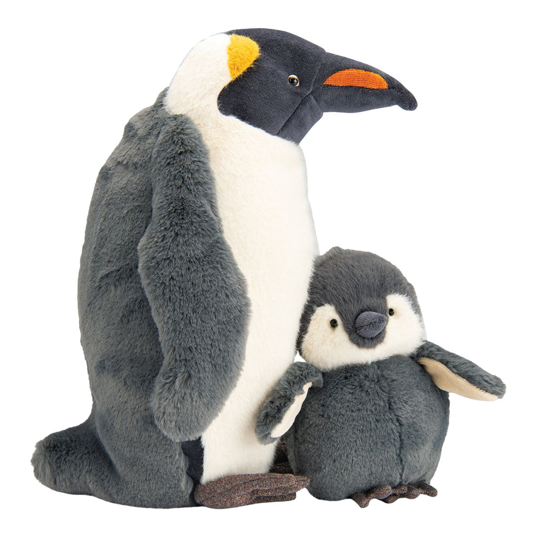 Moulin Roty pluchen koningspinguïn en een kleiner pluchen babypinguïn, samen van voren gezien.