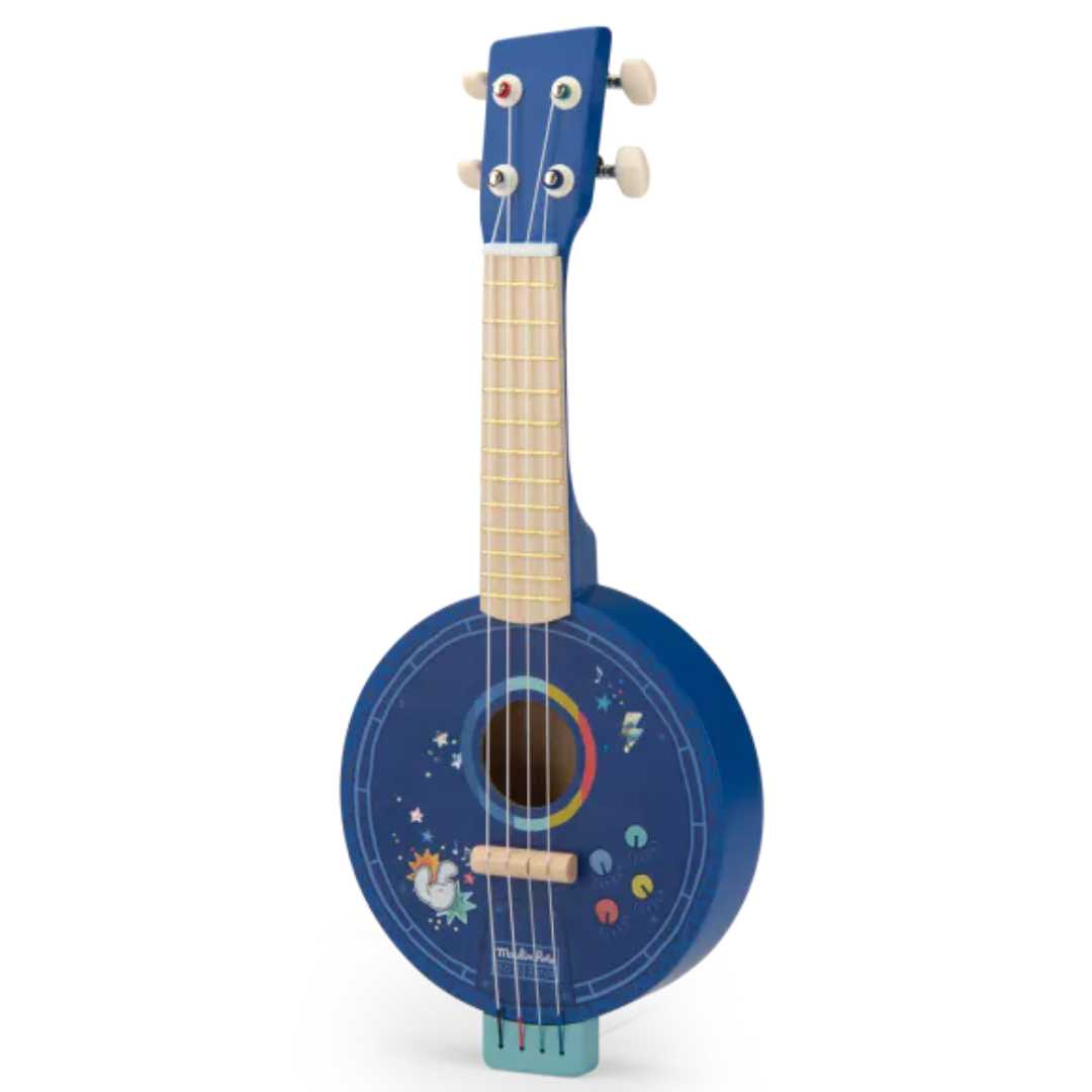 Schuine weergave van de blauwe Moulin Roty speelgoedbanjo met figuren en sterren.