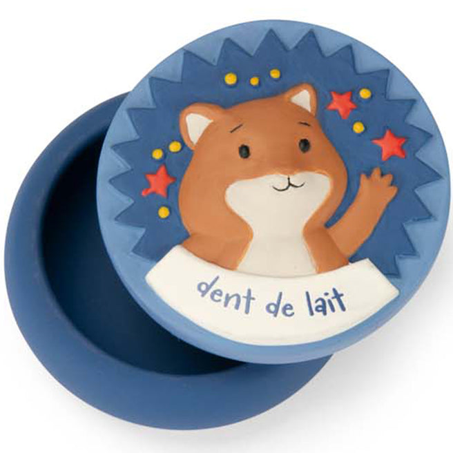 Moulin Roty tandendoosje voor melktanden met een hamster, sterren en de tekst 'dent de lait' op de blauwe deksel.