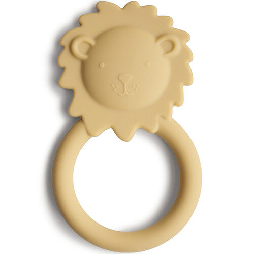 Mushie gele siliconen bijtring in de vorm van een leeuwenkop met ring.