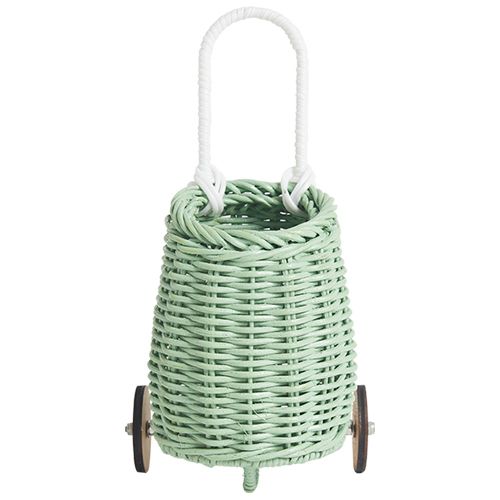 Olli ella mintgroene rotan poppenluggy met wielen en wit handvat.
