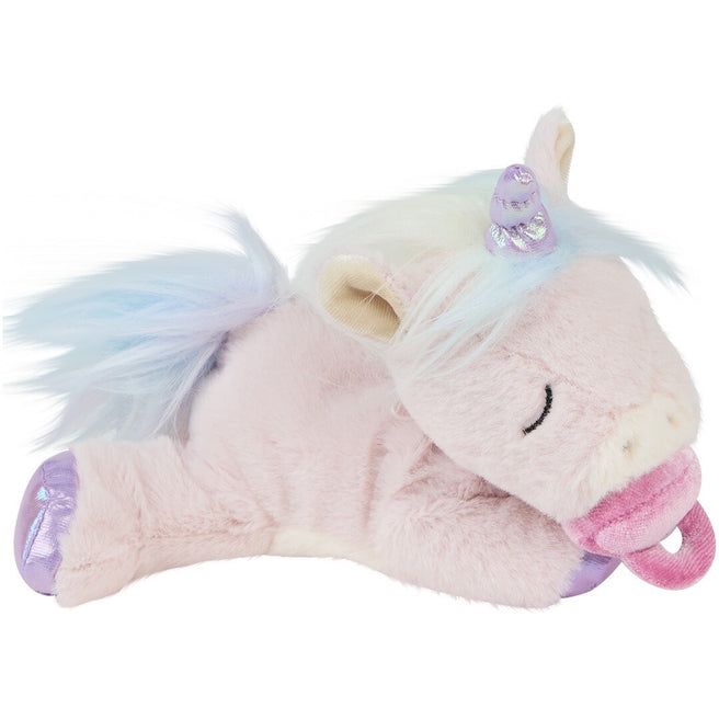 Olli Ella roze pluchen knuffeleenhoorn met gesloten ogen en een speen in de mond.