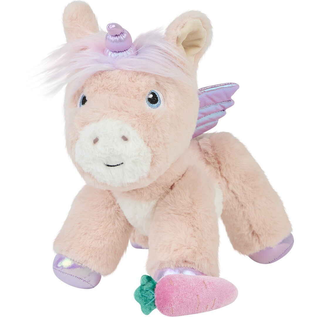 Olli ella pluchen eenhoorn knuffel in roze met paarse vleugels en een wortel.