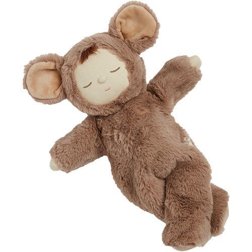 Olli Ella pluchen lappenpop Cozy Dinkum Doll Mousy Pickle in bruine muizenoutfit met gespreide armen en benen.
