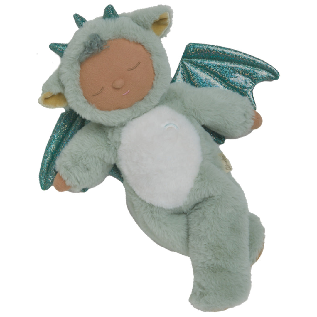 Olli Ella lappenpop Cozy Dinkum draak in ash green met gesloten ogen, liggend op de rug.
