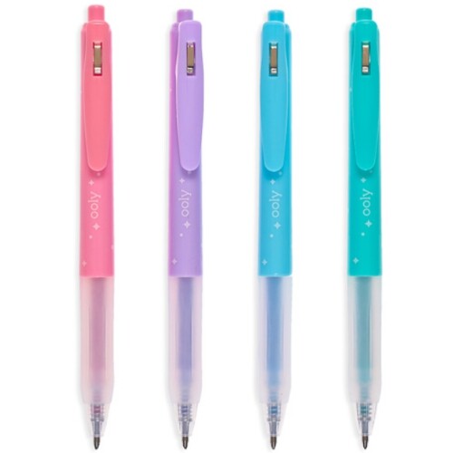 Vier ooly gelpennen in de kleuren roze, paars, lichtblauw en teal, naast elkaar liggend.