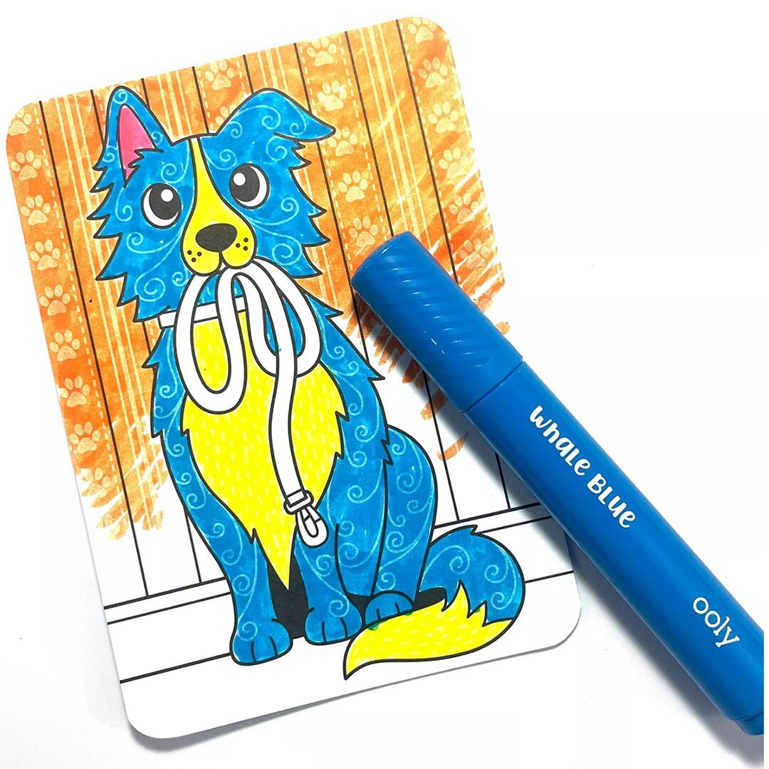 Een detail van een ooly Undercover Art kleurplaat met een blauw-gele hond die een riem vasthoudt, naast een blauwe stift.