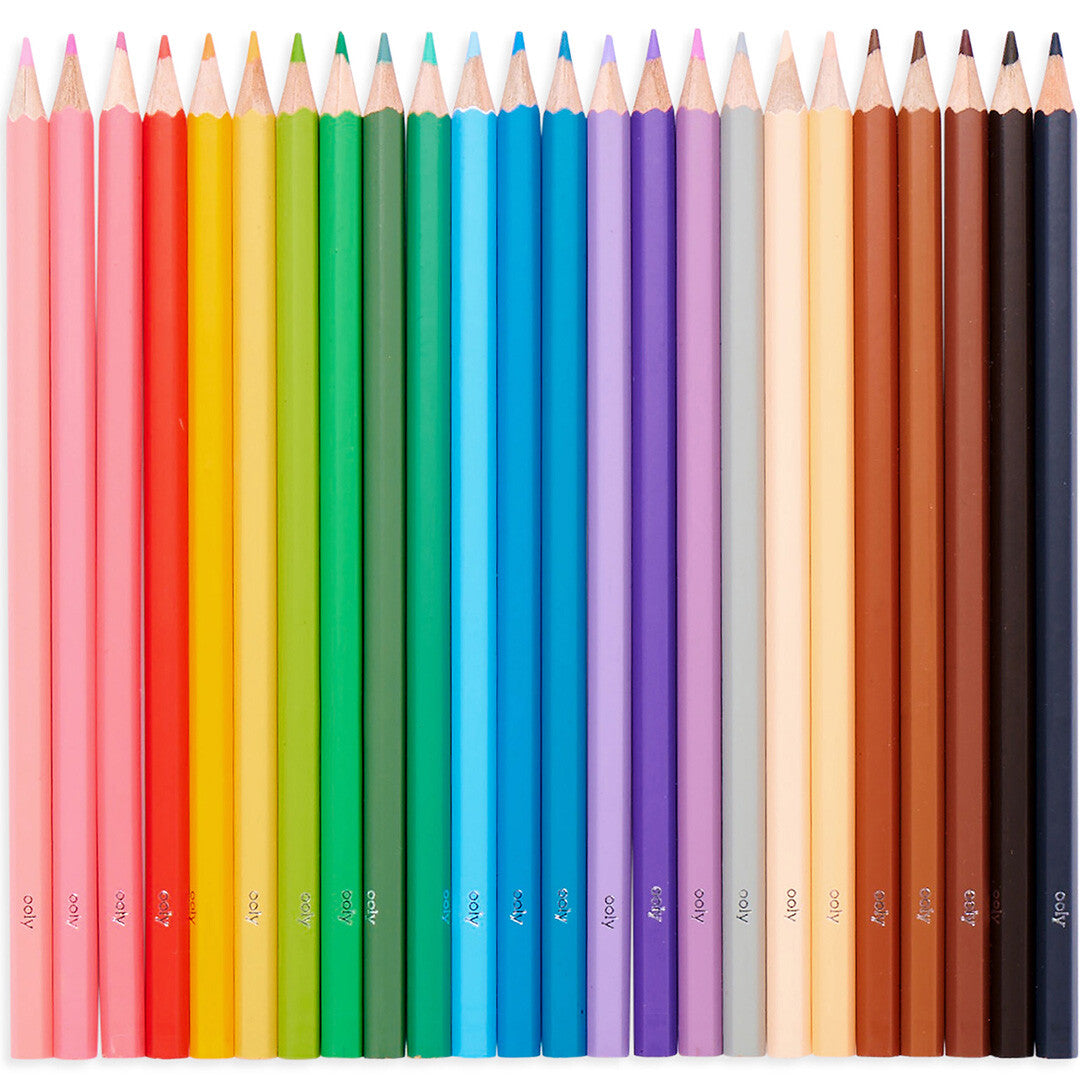 Een bovenaanzicht van 24 Ooly kleurpotloden, gerangschikt in een regenboog van roze tot donkerbruin.
