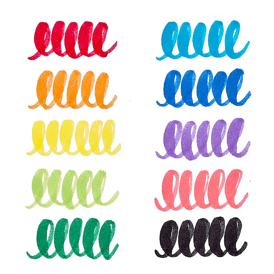 Een detailfoto van 10 verschillende kleuren ooly viltstiften, elk als een kronkelende lijn.